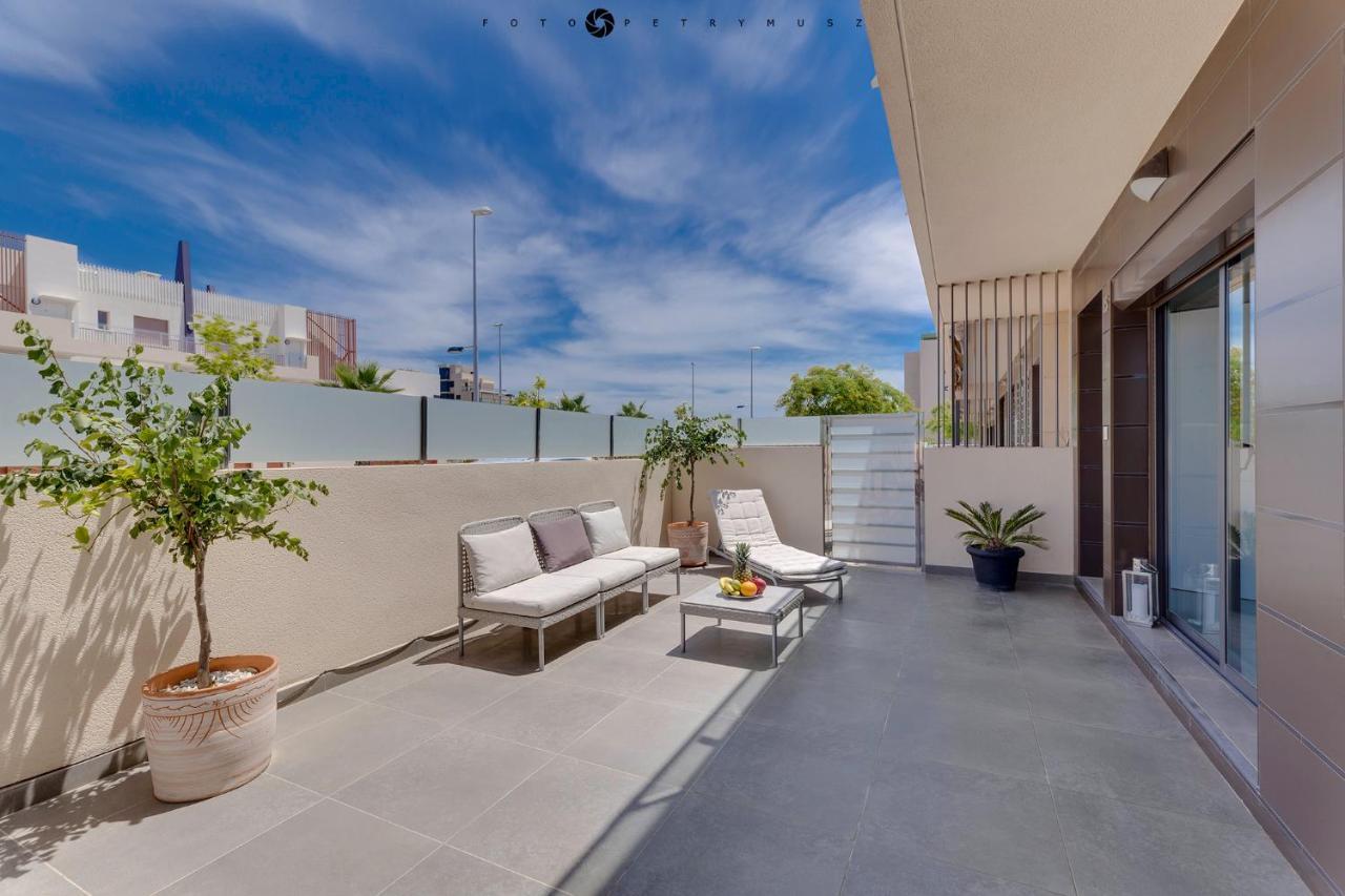 Apartamento En La Planta Baja "Playa Elisa" Pilar de la Horadada Eksteriør bilde